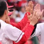 カープ中村奨成 猛打賞！ファビ来日初3安打3打点！小園2打点！末包＆堂林1打点！大瀬良今季初勝利！13安打7得点で快勝！【広島7-1ヤクルト/試合結果】