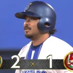 代打宮崎、止めたバットに当たってチャンス潰す… と思ったら堂林エラーで勝ち越しｗｗｗｗ