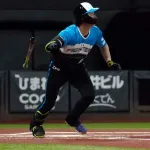 日本ハム・浅間がエスコンFで初の先頭打者弾！　初球アーチ、自身4年ぶり5本目