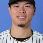 佐藤輝明 .259(88-21) 8本(1位) 21打点(1位) 32三振(1位) 長打率.654(1位) OPS.973 三塁打2本(1位)