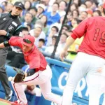 カープ床田『猛打賞＆8回自責0』で完投負け。二俣エラー＆ファビ後逸で決勝点献上。10安打放つも4度目の完封負け。31年ぶりハマスタ6連敗【広島0-2DeNA/試合結果】