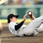 阪神・小幡　及川救った！超美技　前進守備で強いライナーを鮮やかキャッチ　バットでも貢献八回ダメ押し犠飛
