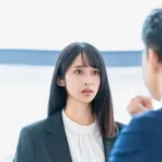 【悲報】女上司「ちゃんとシャツ洗ってる？臭いひどいよ？」ワイ「大丈夫です・・・・」