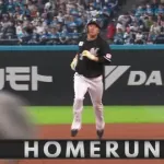 角中、今シーズン第1号2ランホームラン！！ロッテ勝ち越し！！