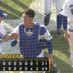バウアー吠えた！ 中4日で8回129球10奪三振、2年ぶりの勝利で松尾とグータッチ