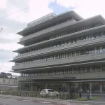 【謎報】高校生3名、「ういっす」と挨拶してきた24歳会社員をボコボコにして1万2000円奪う