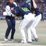 ヤクルト、右膝を痛め登録抹消の長岡秀樹は「後十字じん帯損傷」