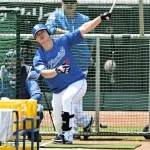 中日細川、マツダスタジアムに姿を現し通常の練習メニューをこなす