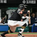 小久保監督、計3度のバントミスに苦笑い「意地でも決めさせようと思って」
