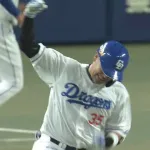 カイリュー木下、先制ホームラン！ 金丸に熱い援護点