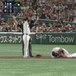 【最悪】 巨人・岡本、肘が逆方向に…　中野と接触して負傷交代
