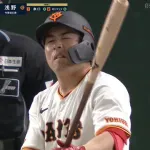 巨人・浅野、158キロに圧倒されて3球三振