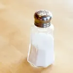【朗報】 料理研究家「ここで味の素をﾄﾞﾊﾞﾊﾞﾊﾞﾊﾞ」