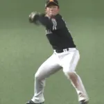 野村勇の送球ｗｗｗ