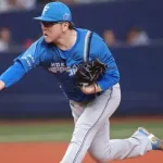 日本ハム・生田目にアクシデント　延長十二回に９番手で登板も右足首を痛め負傷降板