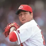 男気黒田←←←←←←21億のメジャー契約を断り4億の広島に復帰しました