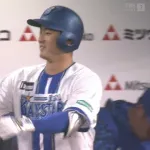 DeNA・松尾、ファール性の打球が風に戻されてホームラン！ 今日もバウアーに援護点　