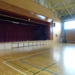 【驚愕】東京立川の小学校に酔っ払った男2名が侵入 →実は生徒の母親が召喚していたｗｗｗｗｗｗ