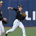 小久保監督、今季4失策の廣瀨隆太に注文「いろいろ手は打っている。根気強くやっていくしかない」