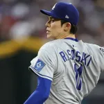 【悲報】米メディア「佐々木はドジャースで明らかに異質な存在。新たな武器以外で解決策はない」