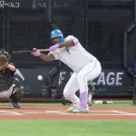 【日本ハム】レイエスが一邪飛キャッチで満面笑顔「ファーストフライの追い方かわいい」場内大歓声