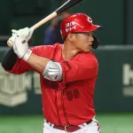 中村奨成 44-16 364.0.3 OPS.894 出塁率417