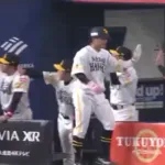 嶺井博希が2ランホームランで先制！！
