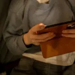 【悲報】男性(34)「GWにマックを一人で食いYouTube。34年間一生懸命生きてきた結果がこれなのか・・・」
