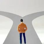 350万で出世せずにゆったり暮らすか、700万で管理職して会社の奴隷になるか
