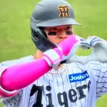 【母の日】佐藤輝明 柵越えならずも脅威のパワー 母の日にまずはタイムリー1本！