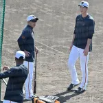 【悲報】阿部監督「秋広は現代っ子らしく時にはタメ口をきいたり遅刻を連発した。野球をなめている」