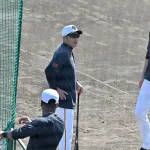 巨人記者「秋広は現代っ子らしく時には監督にタメ口をきいたり遅刻を連発した。」