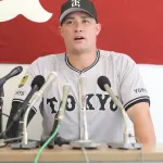 【巨人】 トレード加入のリチャードが広島入り チームバスでマツダスタジアムへ