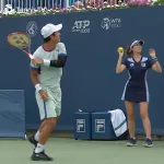 【動画】檜山沙耶の夫おにし、試合中にボールを観客席に打ち込んでペナルティｗｗｗｗ