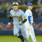 【親孝行弾】高寺望夢が両親の前で殊勲の同点弾　藤川監督もえびす顔wwwww