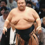 【悲報】元大関の貴景勝さん、変わり果てた姿で発見される………