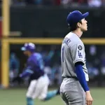 右肩痛で戦線離脱のドジャース・佐々木朗希　「ガラスの肉体」克服できなければ「日本に出戻り」か