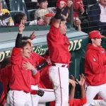カープ秋山1号先頭打者HR&猛打賞!モンテロ決勝打!矢野ダメ押し打!森下7回2失点!ハーン&栗林完全投球締め!4連勝で首位浮上!【広島4-2阪神/試合結果】