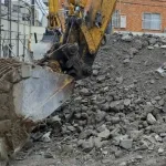 【悲報】新人解体屋ワイ（35）今日も先輩（18）に怒鳴られてしまう・・・・