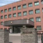 ガラス窓を素手で破壊し「妻と喧嘩し血だらけだから早く来い」自ら通報…無職男(29)現行犯逮捕　旭川