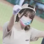 【画像】台湾チア、上下に動くたびにアレが爆揺れしてしまう・・・