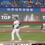 【画像】野球の歴史で最もキモいホームランが見つかる
