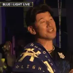 石井竜也さんの試合後ライブを楽しむ三浦監督、発見される