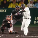 阪神・大山　「明日です。明日」　劣勢でも諦めず追撃タイムリー　2戦連続3安打で上昇モード