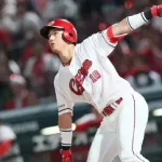カープ『佐々木(2安打)にバント』の新井采配に賛否。ドラ1のサヨナラ打を見たかったカープファン多数
