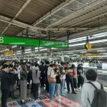 【画像】山手線見合わせ影響で丸ノ内線に通勤難民が殺到、まるでカオスｗｗｗｗｗｗｗｗ