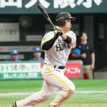 ソフトバンク近藤健介　復帰初戦で即安打！　腰手術＆右太腿裏痛から2カ月ぶりの1軍戦出場
