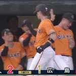 巨人キャベッジ、NPB通算11万号ホームランを放つ