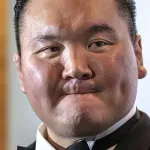 【文春】白鵬「照ノ富士の下で親方やりたくない！辞める！」照ノ富士「辞めたきゃ辞めれば」