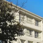おっさん「昔は土曜日も学校へ行って昼に帰ってきたんじゃ」